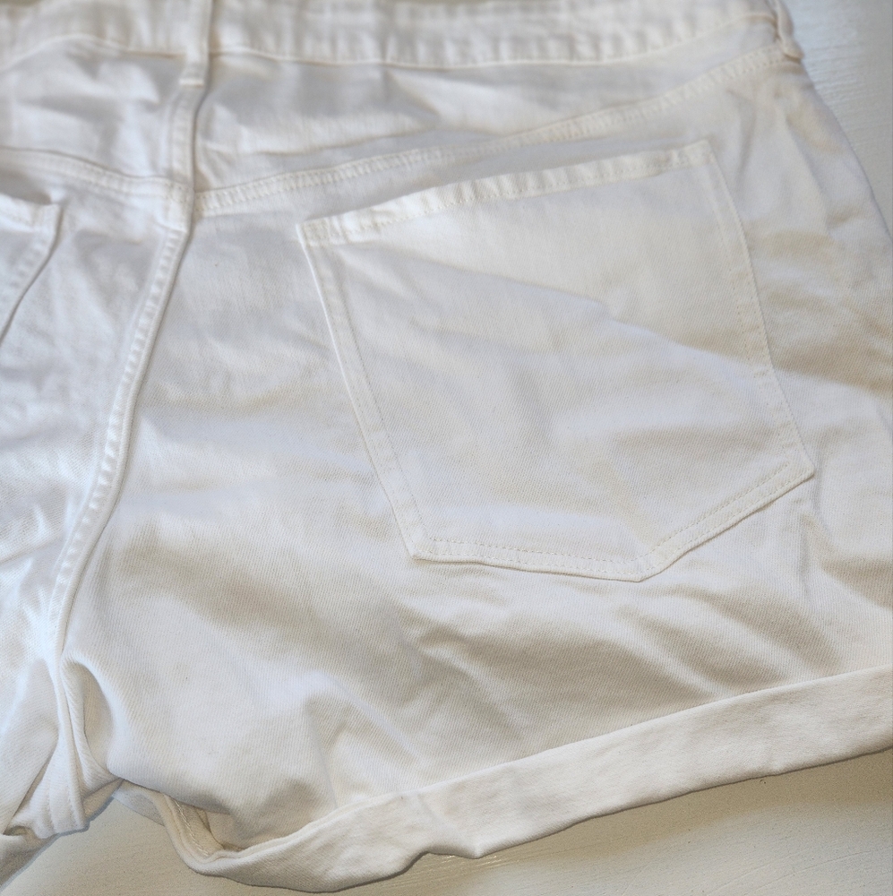 NWOT Old Navy White OG Straight hi rise Summer denim jean shorts size 26